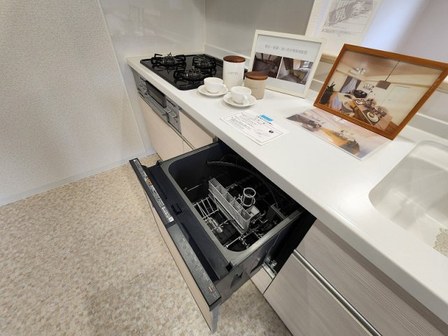 シャトー堀の内のキッチン|便利な食器洗い乾燥機付き