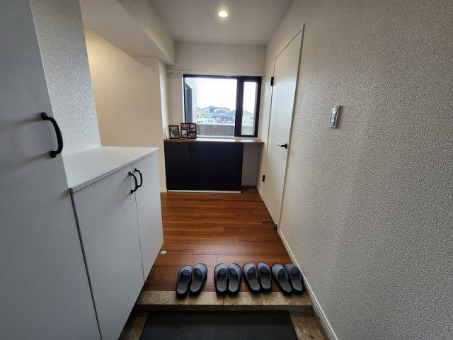 シャトー堀の内の玄関|収納もある玄関です