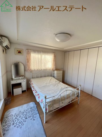 加古川市平岡町土山　　JR「土山駅」徒歩7分の洋室