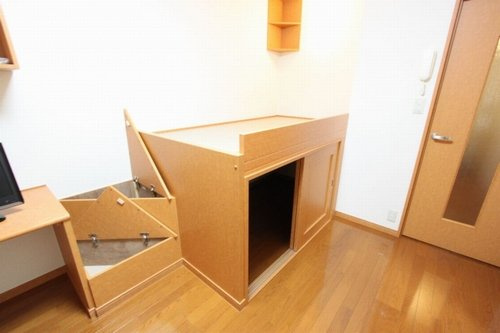 レオパレスＹＡＥＭＩＺＯの内装|ベッド下収納でお部屋スッキリ片付きます。