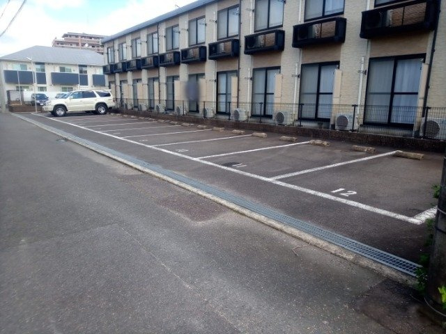 レオパレスＹＡＥＭＩＺＯのその他|敷地内駐車場　空車状況はお問合せ下さい。