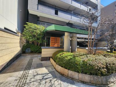 メイツ四条烏丸のエントランス