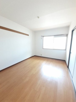 【内装】 | レグルスＢ | 明るい室内です