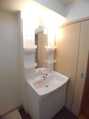 【洗面所】 | プラシード・ユダⅡ | 明るい洗面所です