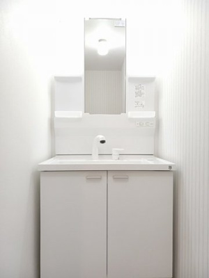 【洗面所】 | スカイハイツ河相Ａ | 明るい洗面所です