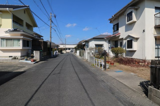 【前面道路含む現地写真】