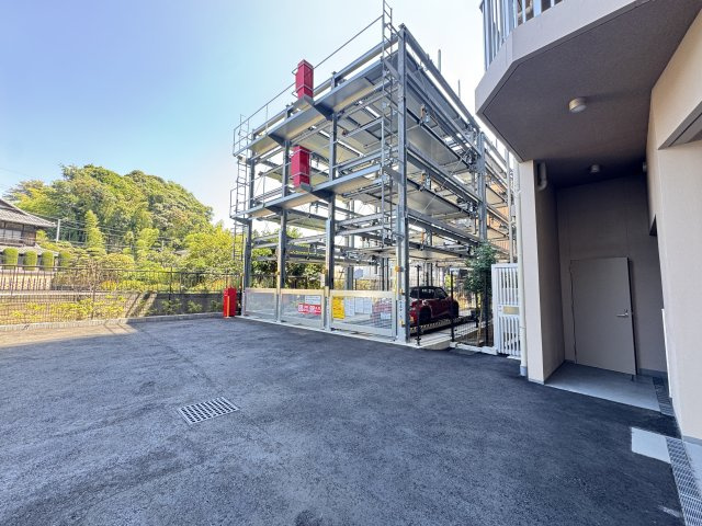 LIMERESIDENCE　KITAMATSUDOの駐車場