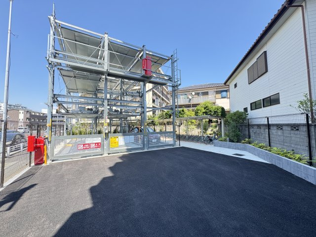 LIMERESIDENCE　KITAMATSUDOの駐車場