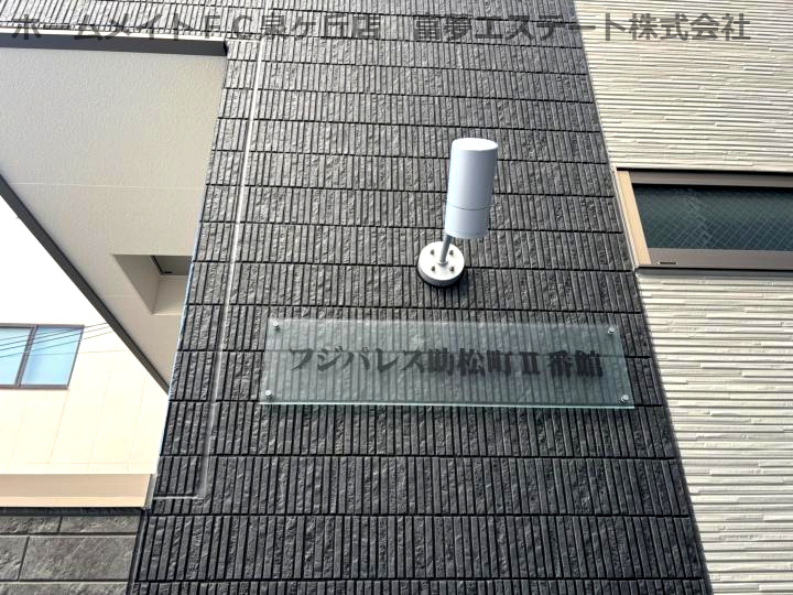 フジパレス助松町Ⅱ番館のエントランス