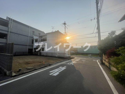 【前面道路含む現地写真】 | 八木北小・土地30.8坪・建築条件なし・更地渡し・岸和田市箕土路町1丁目 | 前面道路含む現地写真です