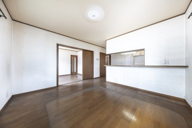 碧南市東山町６丁目戸建の居間・リビング