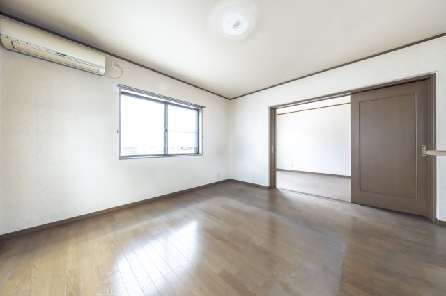 碧南市東山町６丁目戸建の居間・リビング