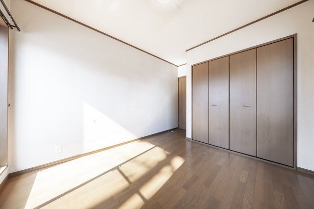 碧南市東山町６丁目戸建の洋室