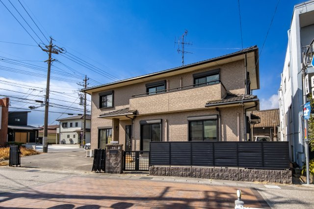 碧南市東山町６丁目戸建の外観