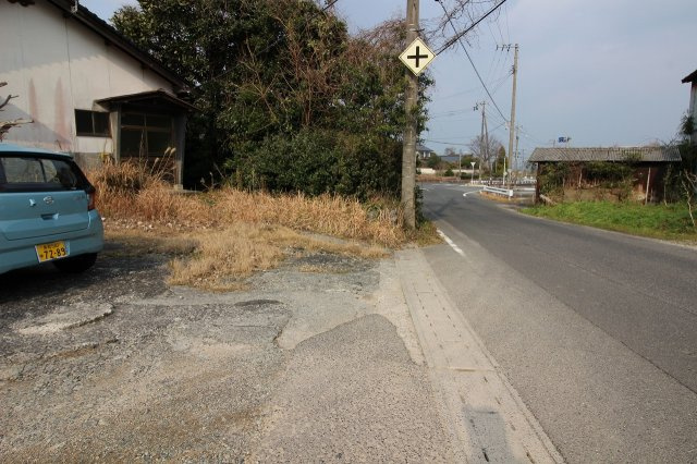東出雲町下意東中古戸建の前面道路含む現地写真