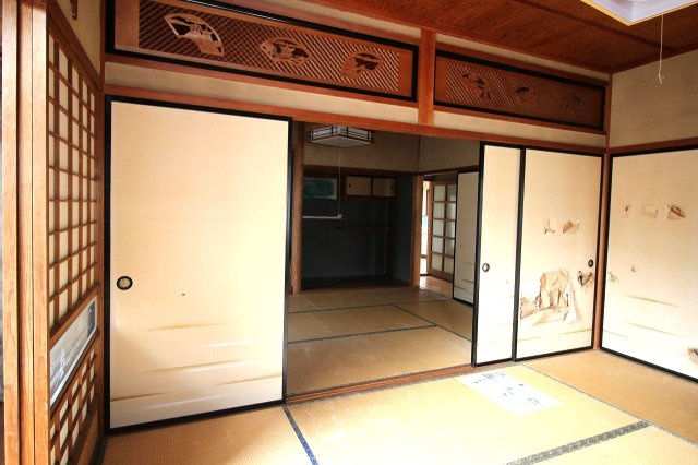 東出雲町下意東中古戸建の和室|続き間の和室6帖＋6帖。