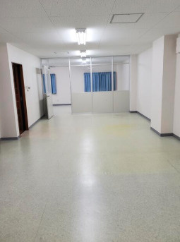 2階部分の事務所の内装|きれいな内装です