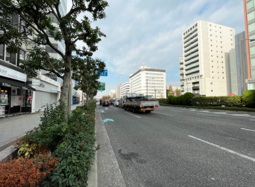 ライフシステムビルの周辺|前面道路に面しており視認性バッチリ☆