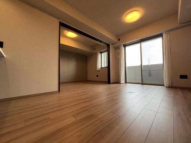 ローレルタワー梅田の居間・リビング