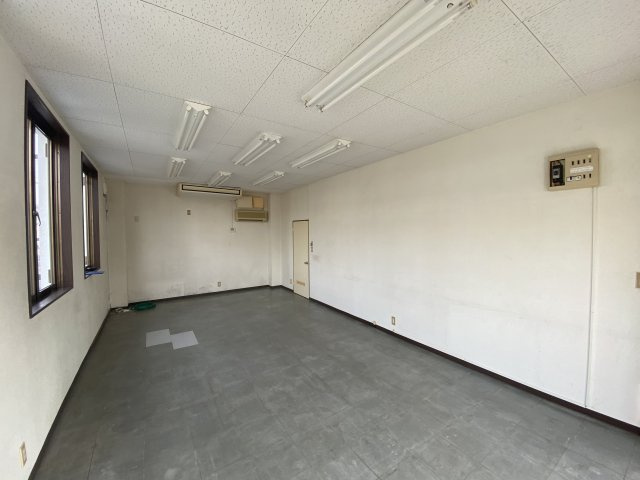 城東安武ビル1Fの内装