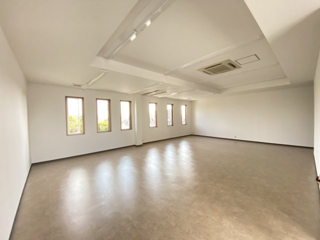 石島テナント2F