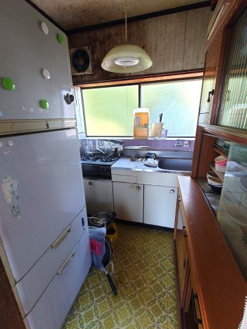 大山町荘田中古戸建のキッチン