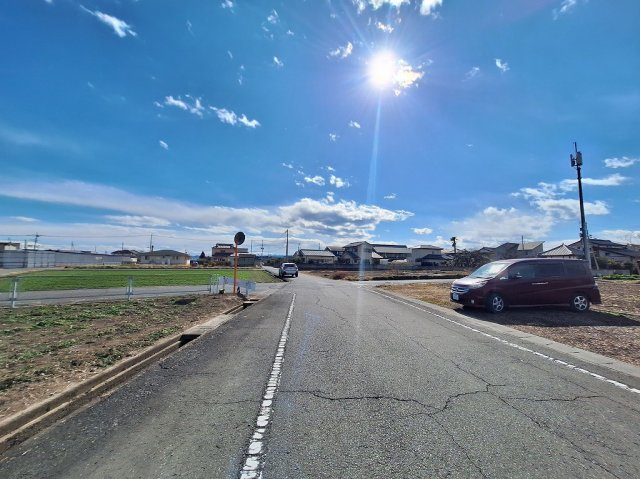 高崎市下斎田町売土地 D区画の前面道路含む現地写真