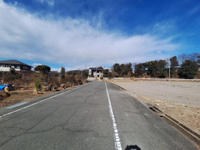 高崎市下斎田町売土地 D区画の前面道路含む現地写真