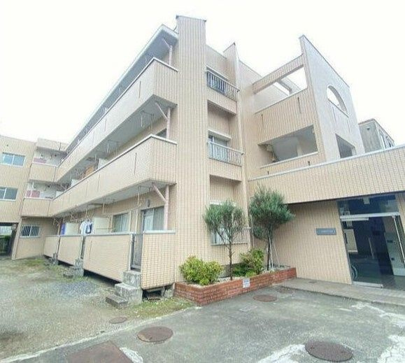 ローヤル国立マンションのエントランス