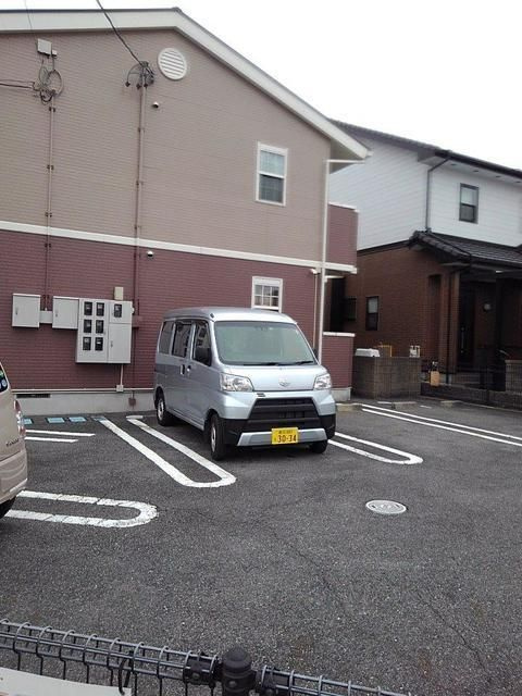 ティーフ山ノ手の駐車場