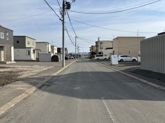 【前面道路含む現地写真】 | 北見市中央三輪９丁目１４番地２５　平家建中古売家