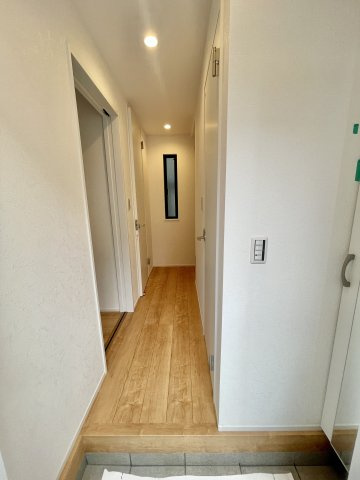 北区赤羽西4丁目　新築戸建限定1棟の玄関