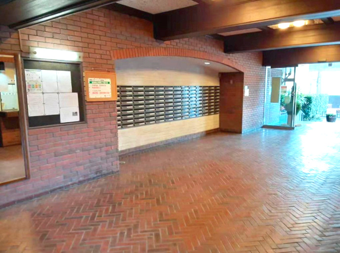 ジュネシオン平井　5階のエントランス