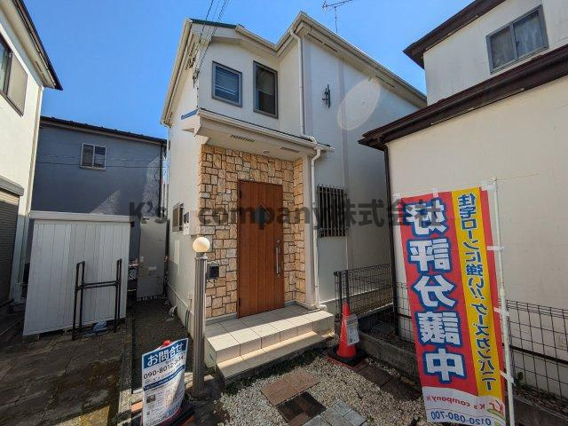 ◎高座郡寒川町倉見　中古戸建の外観|レンガ調で玄関周りが可愛らしくおしゃれな印象の外観です◇