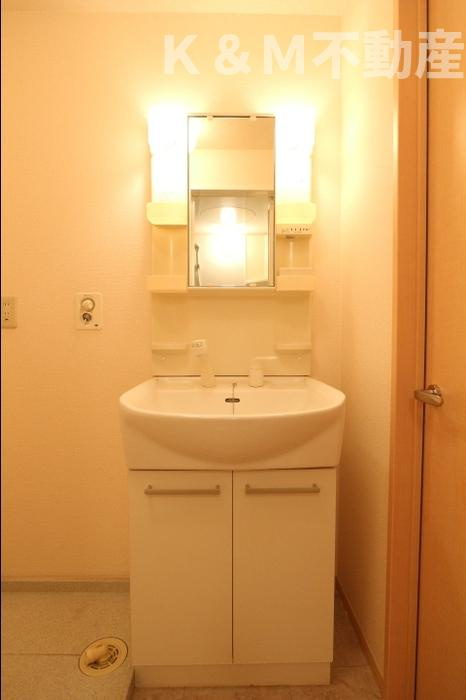 コンフォール.Kの洗面所|忙しい朝には欠かせない洗面所です