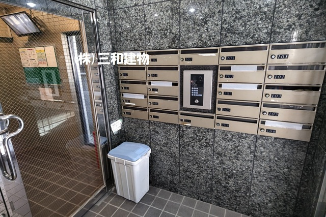 リジョイスⅠのエントランス