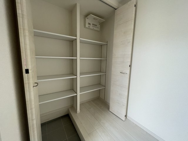 LG南城市知念久原　8号棟　＼☆ご成約時５０万円キャッシュバック☆／の収納