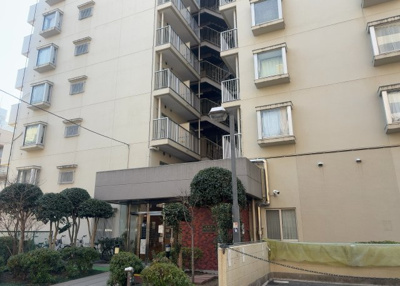 【構造・工法・仕様】 | 相模原ダイヤモンドマンション | ＲＣ造、Reinforced Concreteは直訳すると補強されたコンクリートです。主に柱や梁・床・壁が鉄筋とコンクリートで構成おり、鉄筋を組んだ型枠にコンクリートを流し込んで固めたものを指します。