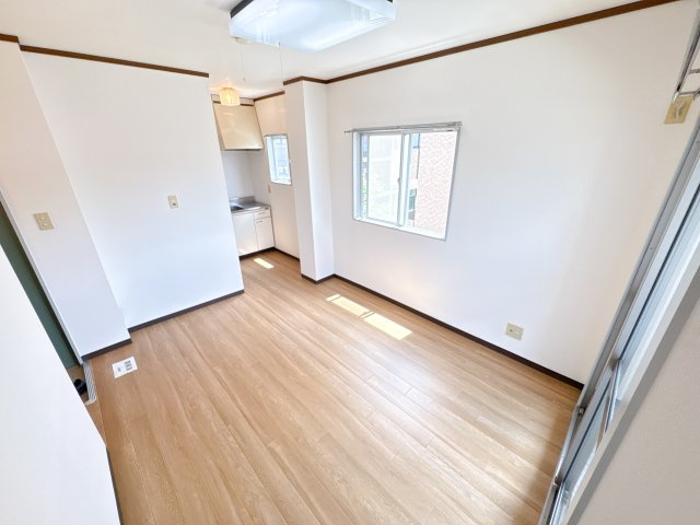 吉田ビルの洋室