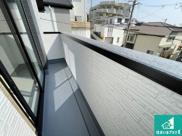 芦屋市朝日ケ丘　第1期　新築一戸建てのバルコニー|ワイドバルコニーは洗濯物を干すスペースが広いのでご家族が多くても安心！
