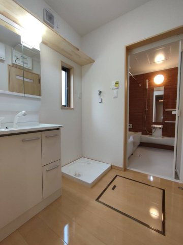 【内観：施工例】の画像