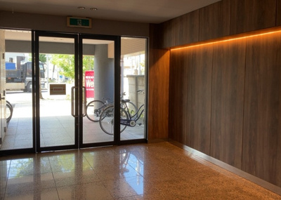 【外観】 | 八王子ＪＣビル | 人が暮らすうえで日光は大切な要素となります。日当たりの良さは譲れないポイントですね。併せて近くに大きな建築物の建築予定がないか、あるいはそれが可能な土地が近くにないか事前に確認することもお勧めします。