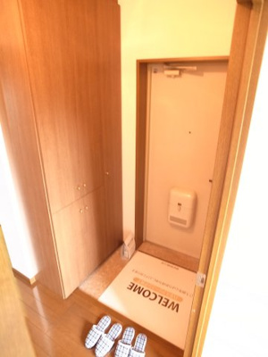 【玄関】 | エコガーデン　Ｃ棟 | ゆとりある玄関スペース。