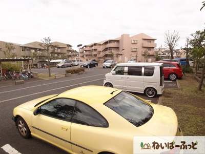 【駐車場】 | エコガーデン　Ｃ棟 | 敷地内駐車場も広々。