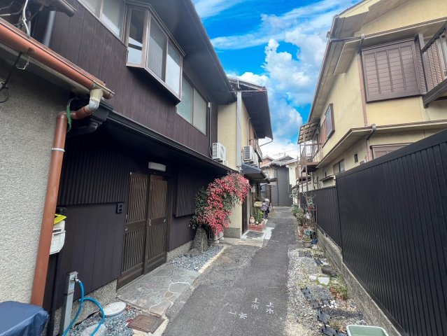 西京極西川町の前面道路含む現地写真