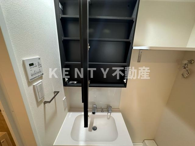 【独立洗面台】 | ドゥーエ蒲田南 | 朝の支度にも助かる、独立の洗髪洗面化粧台