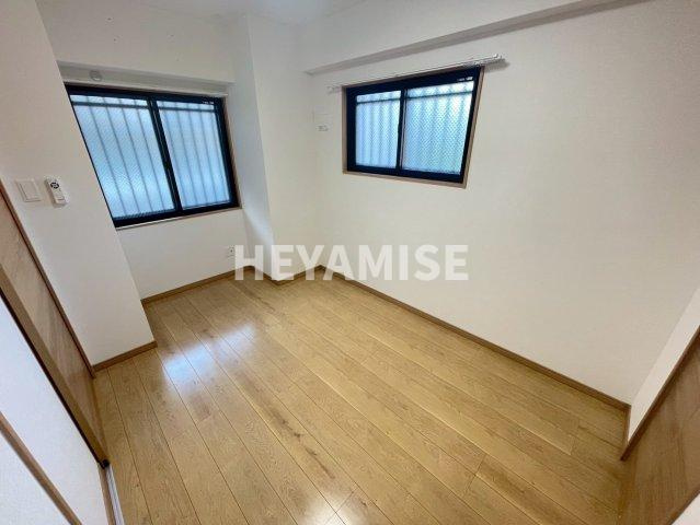 グランドステージ西山の洋室