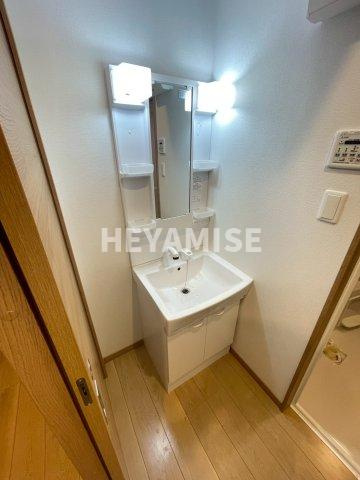 グランドステージ西山の洗面所