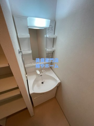 ルクレ難波の独立洗面台|独立洗面台で身支度をすべて済ませてしまいましょう