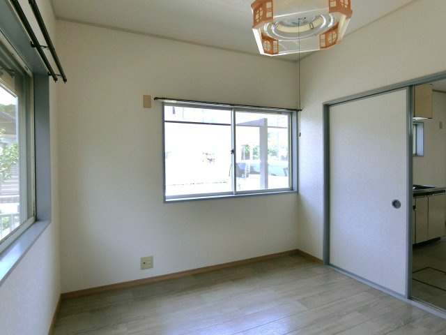 アメニティケントの洋室